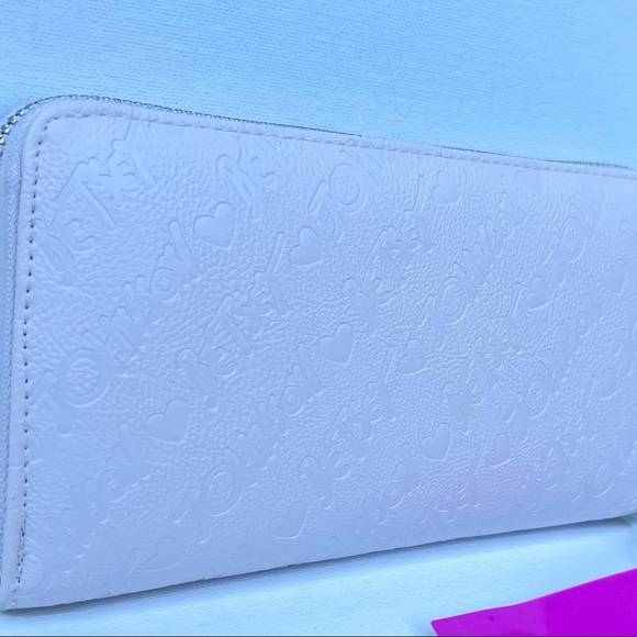 Betsey Johnson Pink Zip Around Wristlet Wallet Logo BS100020 - Picture 7 of 7